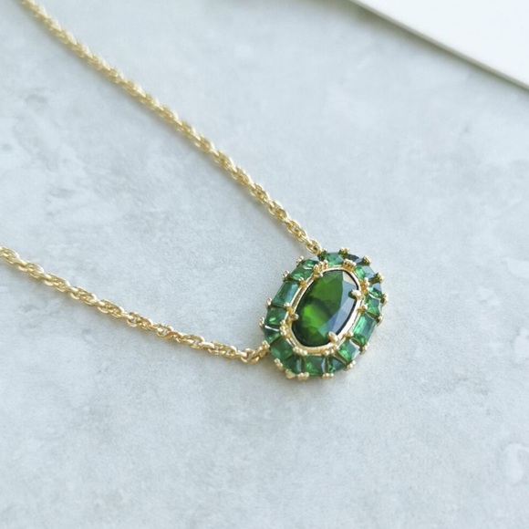 Kendra Scott Gold Baguette Elisa Emerald
Mix Pendant Necklace - Picture 6 of 6
